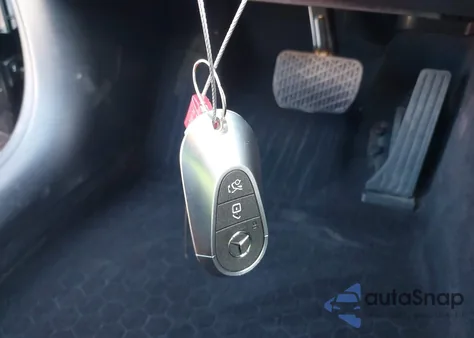 2022 Mercedes-Benz C 300 4Matic z USA, uszkodzony, nr VIN W1KAF4HB6NR017006